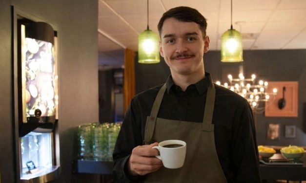 Grand Hotel Elektra söker Frukostvärd/Värdinna